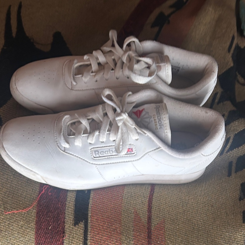 Women’s Reebok sneakers size 9